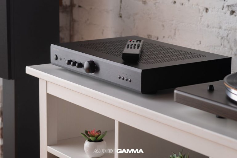 Rotel A8, l'amplificatore che garantisce la vera Hi-Fi in pochi centimetri