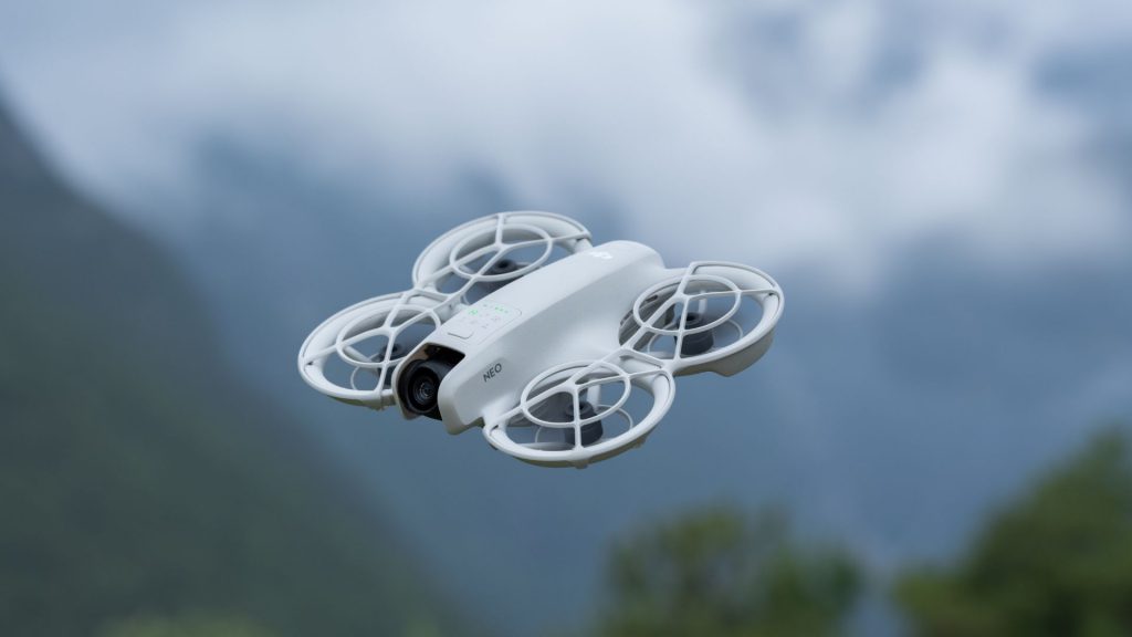 DJI annuncia DJI Neo, il drone più compatto e leggero pensato per i vlog